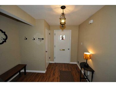Entry/Foyer.