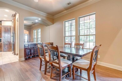 Formal dining with built-ins