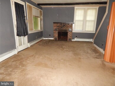 1025 Riverside Dr, Pottstown, PA 19465 - photo 2