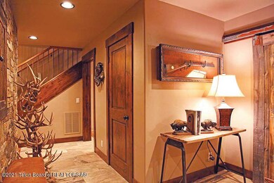3TetonCrossingFoyer2