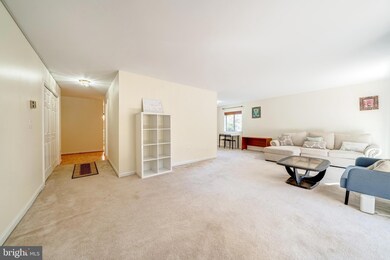 Lakeside Terrace unit 128, Bethesda, MD 20817 - photo 5