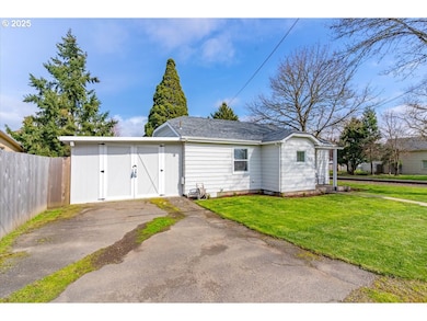 212 Picture St, Independence, OR 97351 - photo 2