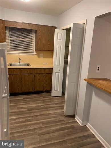 633 Andrews Ave unit SECOND FLOOR, Darby, PA 19023 - photo 6