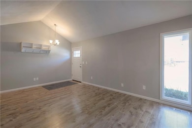 711 NE Ash St unit B, Lees Summit, MO 64063 - photo 5