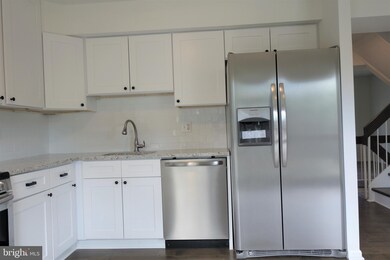 3013 Mission Square Dr, Fairfax, VA 22031 - photo 7