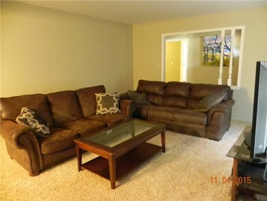 12004 Camelot Dr, Oklahoma City, OK 73120 - photo 3