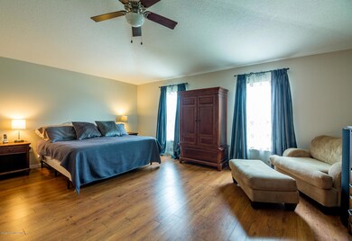 5525 Curtis MLS18