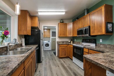 63813 Scenic Dr._020