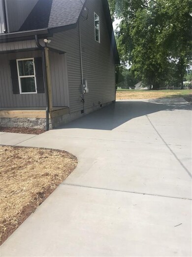 502 Hill St, Shelbyville, TN 37160 - photo 2