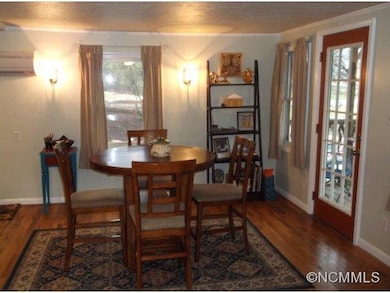 72 Appalachian Ave, Hendersonville, NC 28792 - photo 5