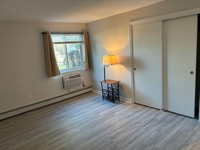 3 Hallmark Gardens unit 4, Burlington, MA 01803 - photo 5