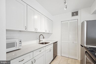 1001 26th St NW unit 701, Washington, DC 20037 - photo 3