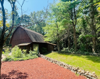 68 Roode Rd, Plainfield, CT 06374 - photo 2