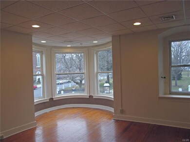 15 S Main St unit 2nd Fl, Nazareth, PA 18064 - photo 2