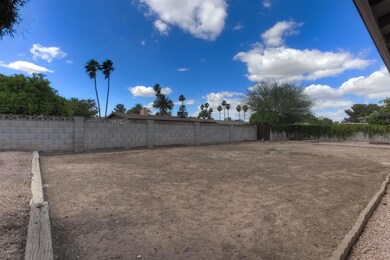 2259 E Fox St-52