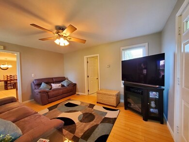 77 Yale St, Ludlow, MA 01056 - photo 4