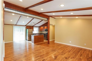 5612 N Euclid Ave, Kansas City, MO 64118 - photo 2