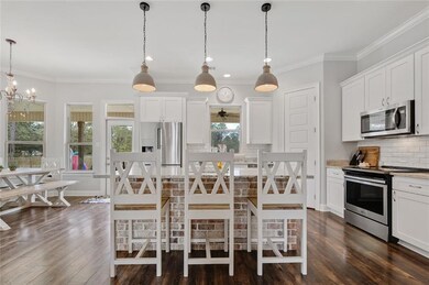 Check out the gorgeous lighting!