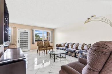 3082 Yarmouth E, Boca Raton, FL 33434 - photo 3