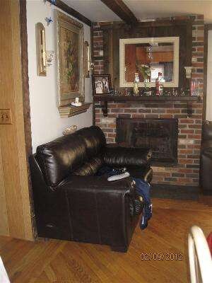 411 Tulsa Ave, Carpentersville, IL 60110 - photo 4