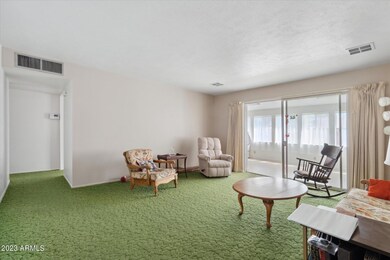 Entry/Living Room