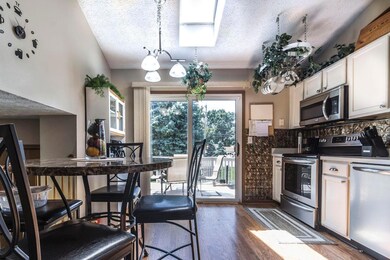 Eat-in Kitchen