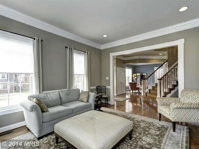 817 Woodside Pkwy, Silver Spring, MD 20910 - photo 4