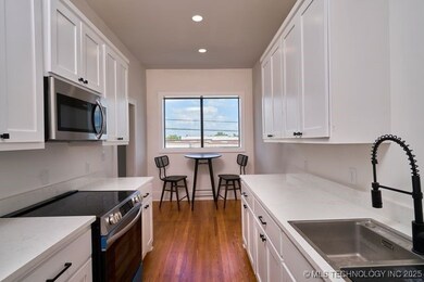 106 S A St unit 11, Skiatook, OK 74070 - photo 3