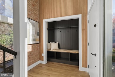 11152 Forest Edge Dr, Reston, VA 20190 - photo 4