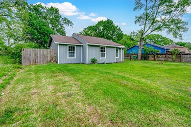 7413 Carothers St, Houston, TX 77028 - photo 3