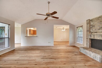 1312 Frontier Ln, Friendswood, TX 77546 - photo 4