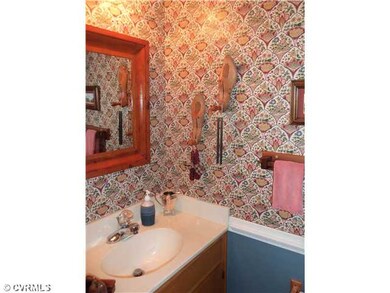 Bathroom - Half Bath in Foyer
