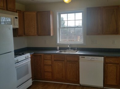 34 Ferry St, Allenstown, NH 03275 - photo 5