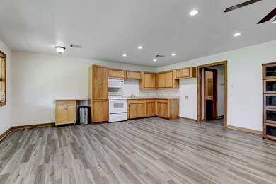 15402 Fir Rd, Santa Fe, TX 77517 - photo 5