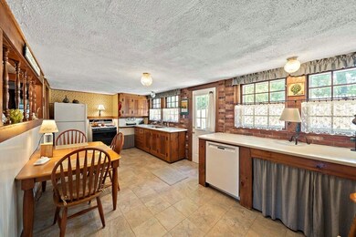 924 Front St, South Weymouth, MA 02190 - photo 4