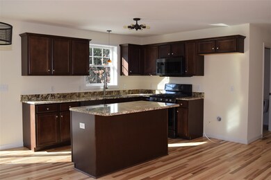 77 Millers Farm Dr unit 22, Rochester, NH 03868 - photo 3