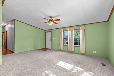 Nice & bright / ceiling fans