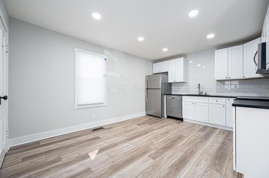 861 sheridan ave 016