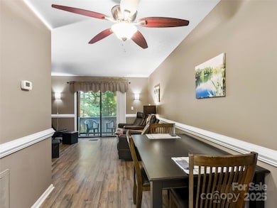 531 Courtwood Ln unit 2, Hendersonville, NC 28739 - photo 6