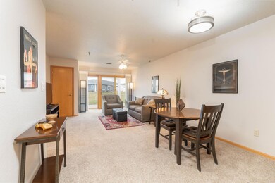 4305 Autumn Ridge Rd unit 218, Cedar Falls, IA 50613 - photo 3