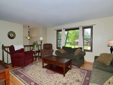 835 S Perry Pkwy, Oregon, WI 53575 - photo 2