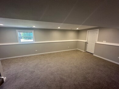 1301 Lizabeth Ln, Waukegan, IL 60087 - photo 6