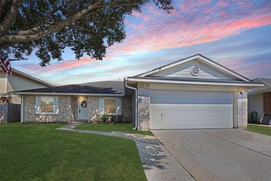 10915 Malden Dr, Houston, TX 77075 - photo 2