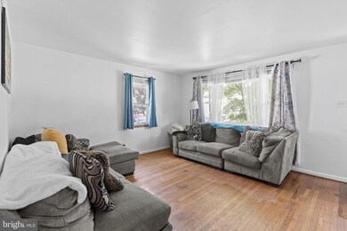 215 Fernwood Ave, Folsom, PA 19033 - photo 2