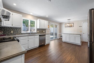 8 Hyde St, Worcester, MA 01606 - photo 6