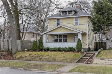 004-Front_View-2494135-large