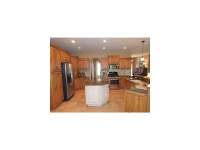 Kitchen. Quartz countertops, tumbled Italian trave