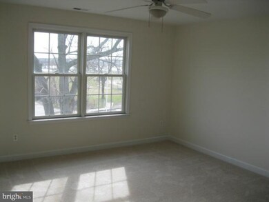 8254 Longpoint Rd, Dundalk, MD 21222 - photo 2