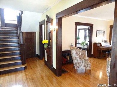 Foyer.