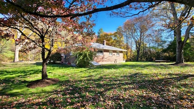 11 Upper Whittemore Rd, Middlebury, CT 06762 - photo 3